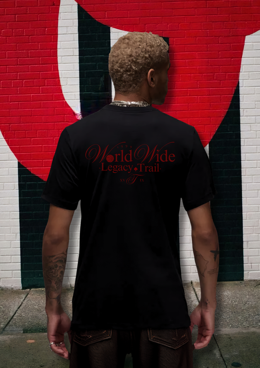 LEGACY TRAIL BLVCK/RED REGULAR TEE