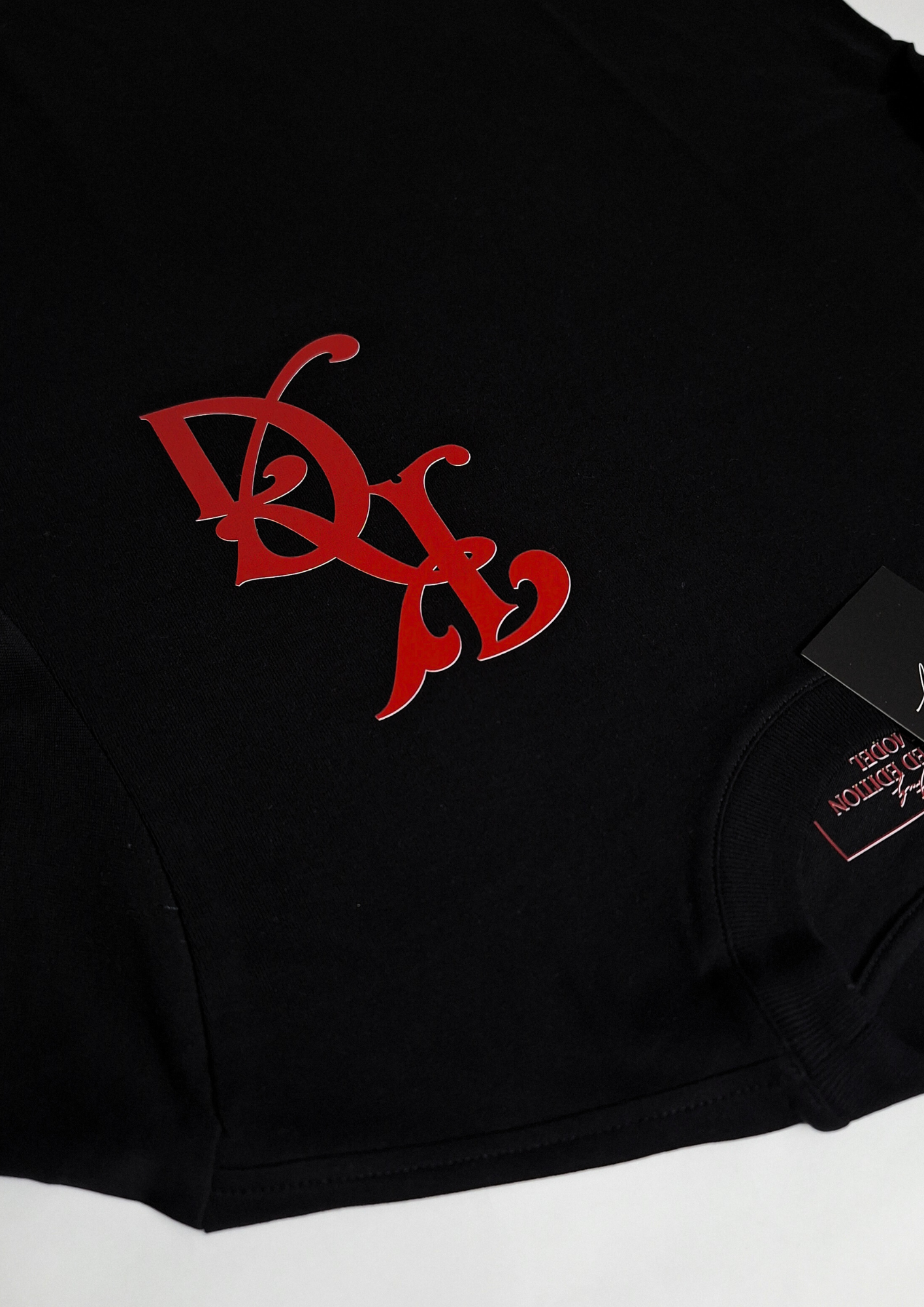 LEGACY TRAIL BLVCK/RED REGULAR TEE