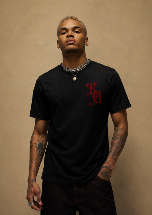 LEGACY TRAIL BLVCK/RED TEE