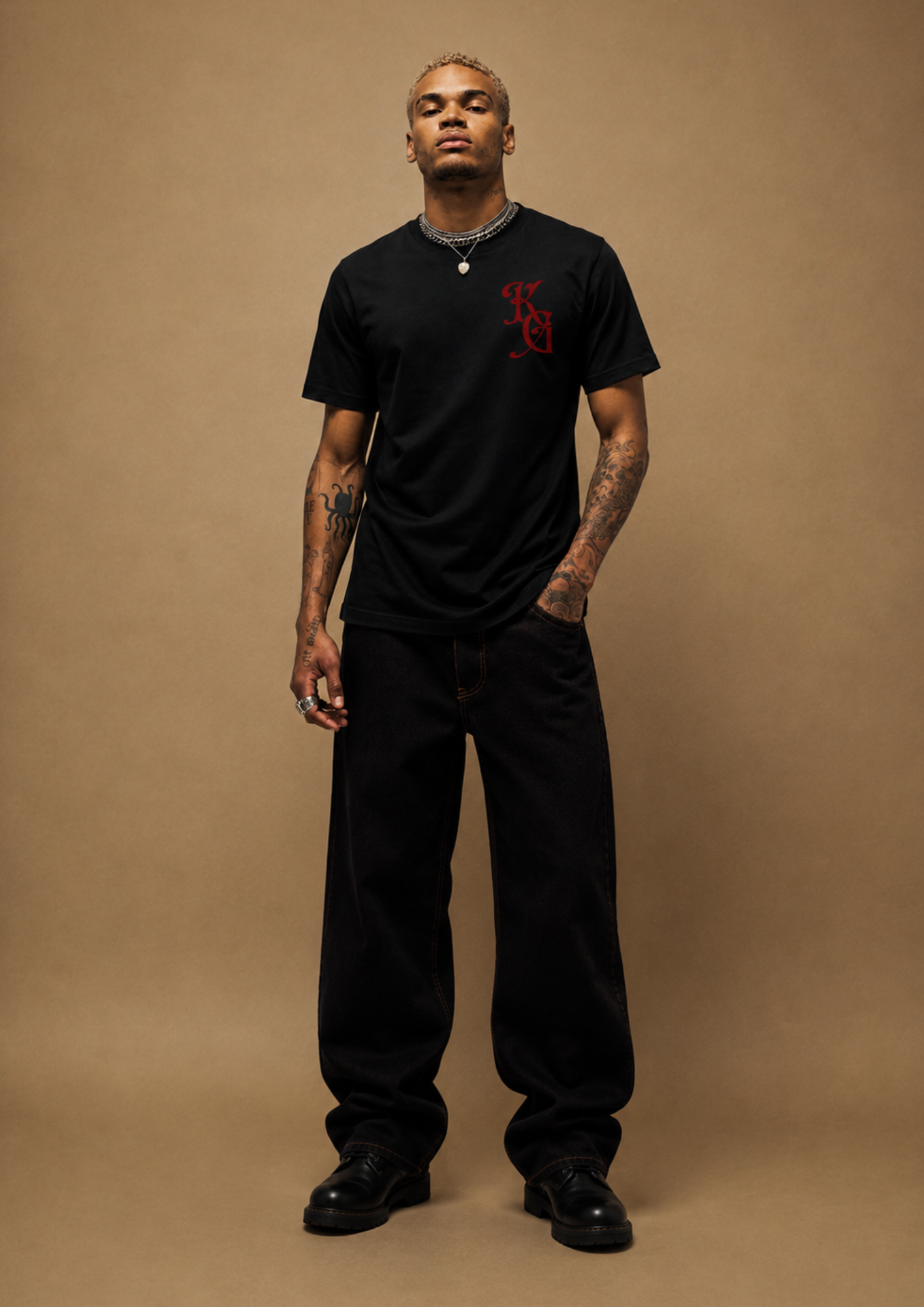 LEGACY TRAIL BLVCK/RED TEE