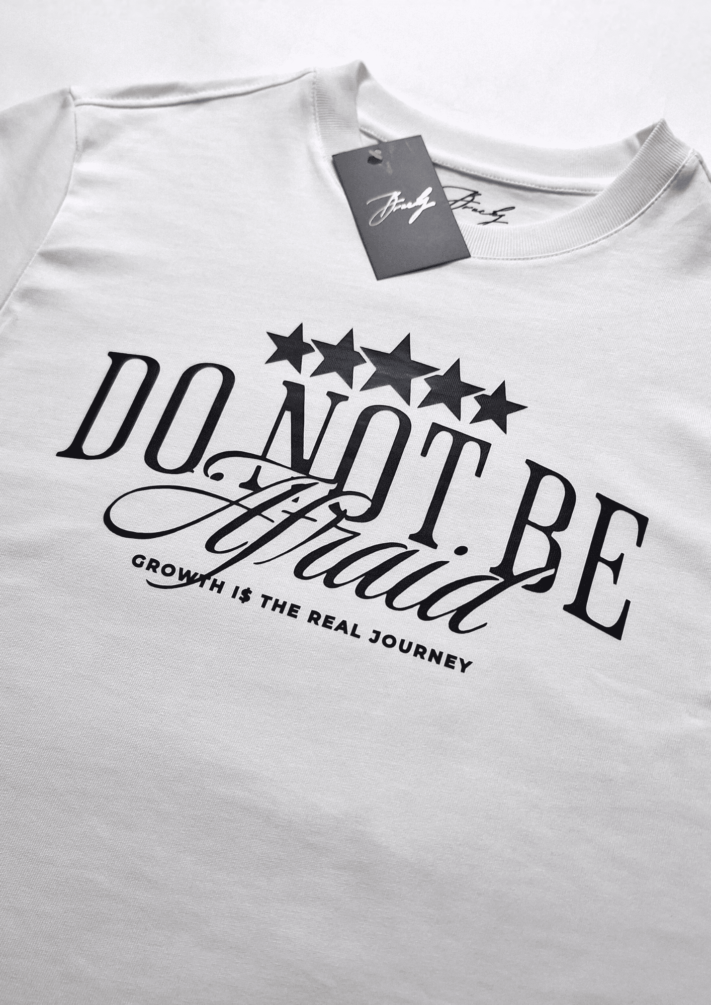 HOME E$$ENTIAL$ IVORY/BLCK REGULAR TEE