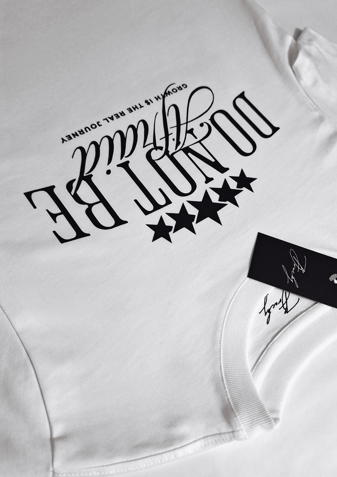 HOME E$$ENTIAL$ IVORY/BLCK REGULAR TEE