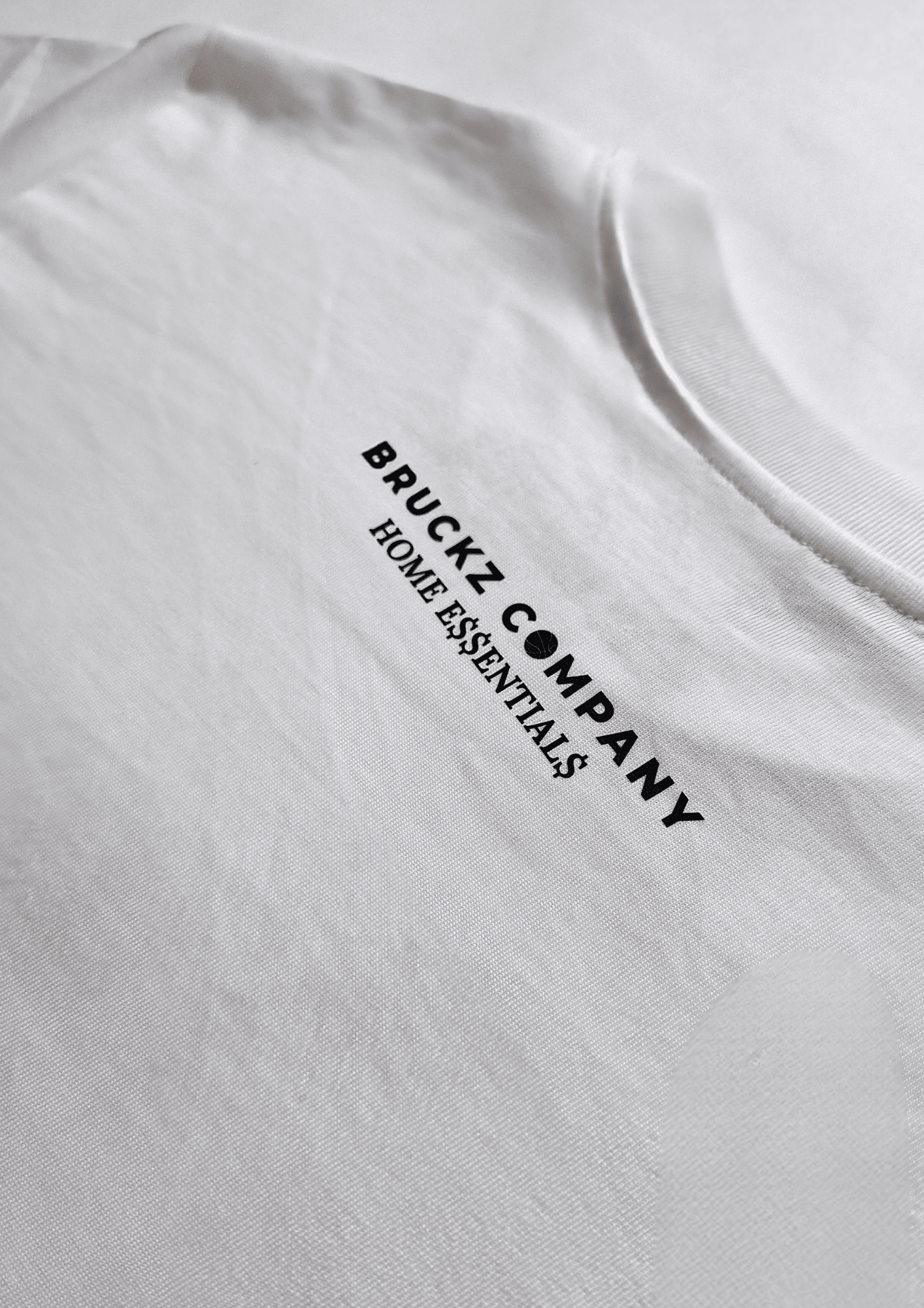HOME E$$ENTIAL$ IVORY/BLCK REGULAR TEE